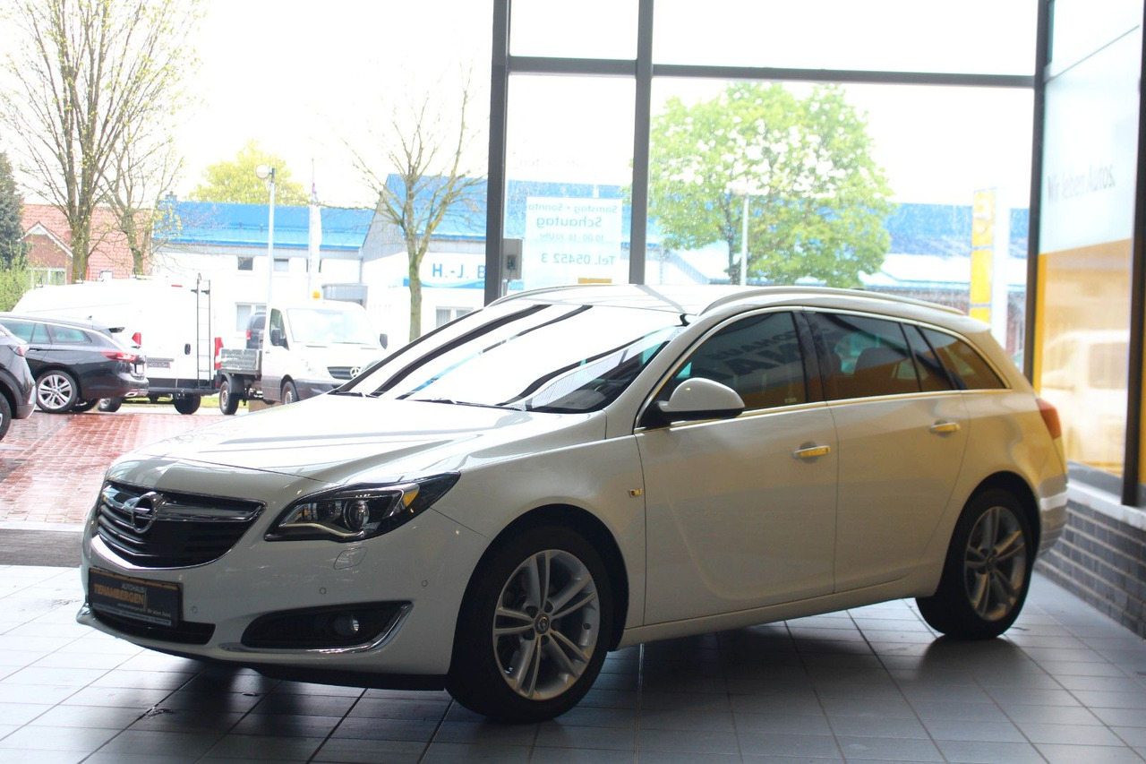 Opel Insignia A Business Innovation 4x4 Leder AHK ACC - Vieglā automašīna: foto 4 Opel Insignia A Business Innovation 4x4 Leder AHK ACC - Vieglā automašīna: foto 4