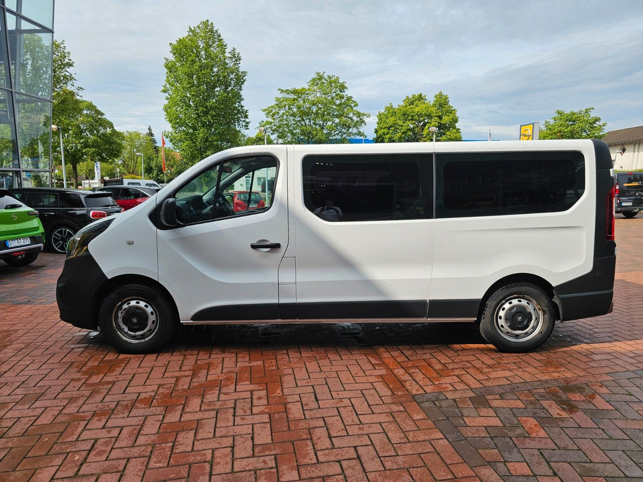 Opel Vivaro B Combi Bus L2H1 2,9t AHK - Pasažieru furgons: foto 2 Opel Vivaro B Combi Bus L2H1 2,9t AHK - Pasažieru furgons: foto 2