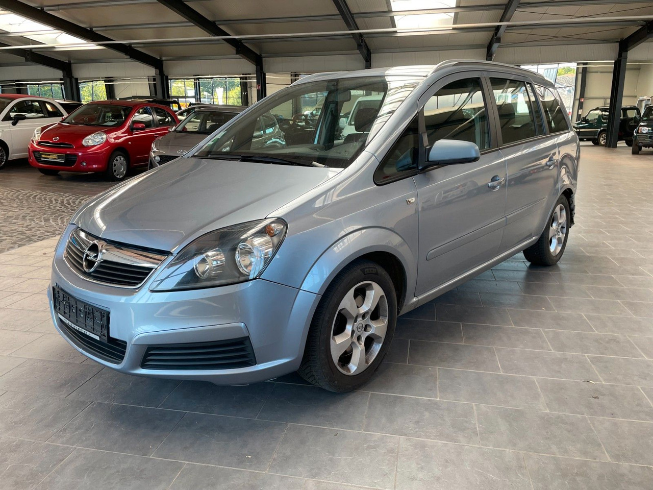 Opel Zafira B Edition - Pasažieru furgons: foto 2 Opel Zafira B Edition - Pasažieru furgons: foto 2