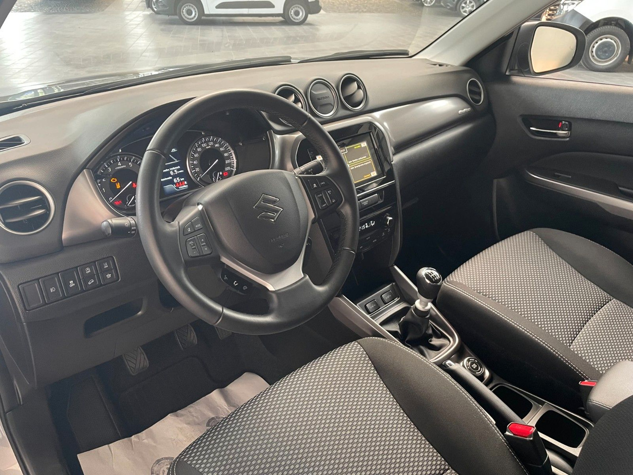 SUV Suzuki Vitara 1.4 BOOSTERJET Hybrid Comfort Allgrip: foto 18