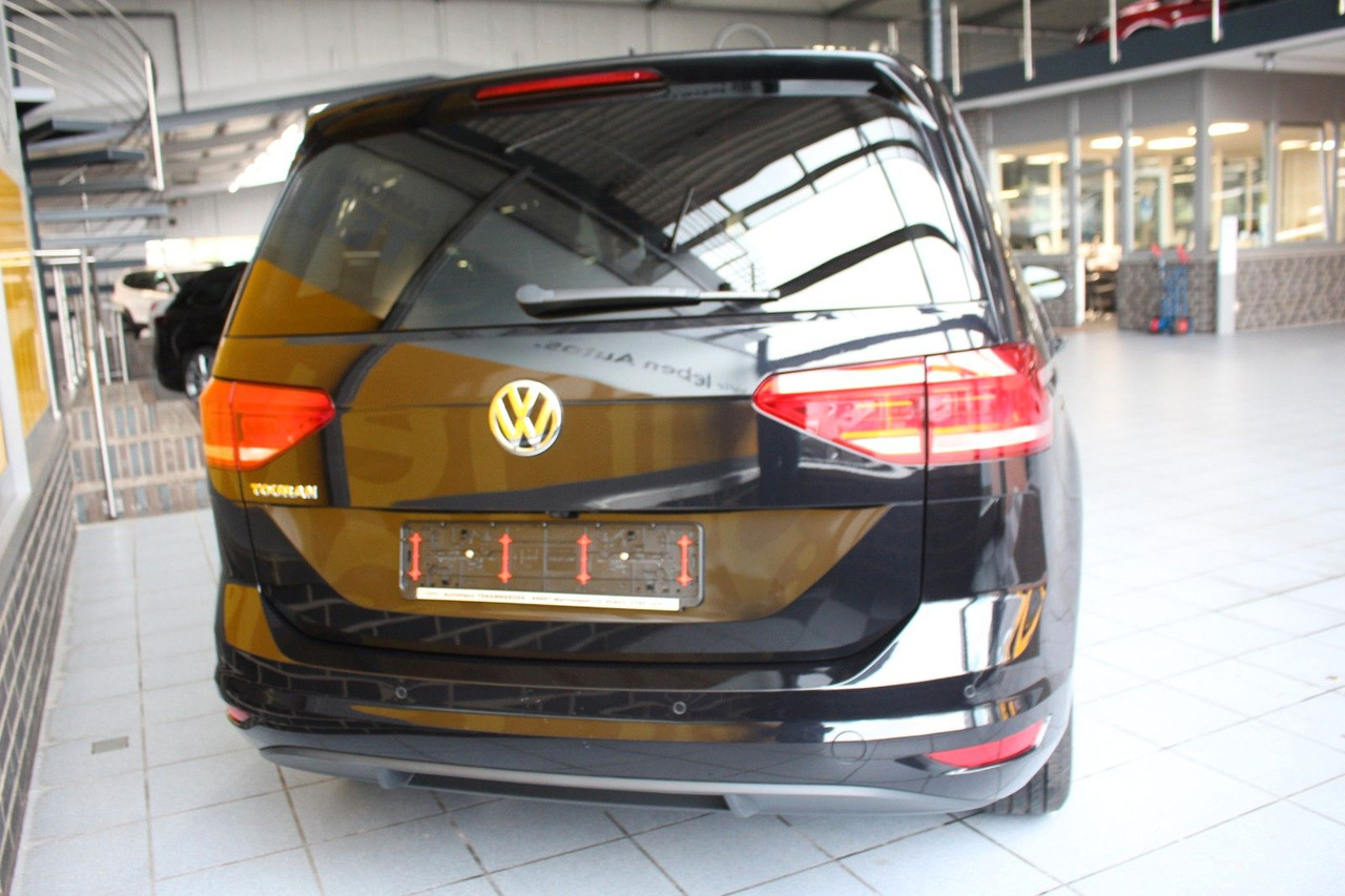 Volkswagen Touran Comfortline BMT S/S Navi Kamera ACC - Pasažieru furgons: foto 4 Volkswagen Touran Comfortline BMT S/S Navi Kamera ACC - Pasažieru furgons: foto 4