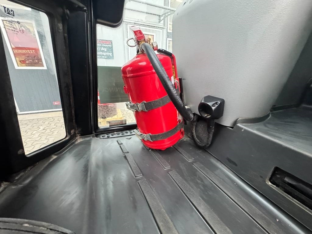 Riteņu iekrāvējs CAT 906M 35 km/h: foto 32