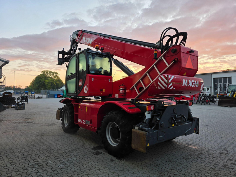 MAGNI RTH 6.25 - Teleskopiskais iekrāvējs: foto 5 MAGNI RTH 6.25 - Teleskopiskais iekrāvējs: foto 5