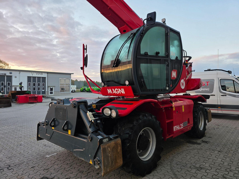 MAGNI RTH 6.25 - Teleskopiskais iekrāvējs: foto 3 MAGNI RTH 6.25 - Teleskopiskais iekrāvējs: foto 3