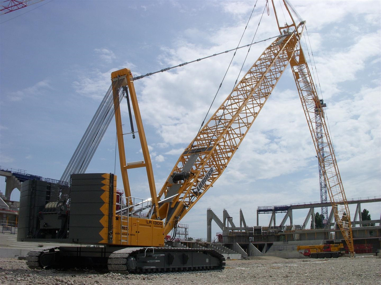 LIEBHERR LR1300 - Kāpurķēžu celtnis: foto 3 LIEBHERR LR1300 - Kāpurķēžu celtnis: foto 3