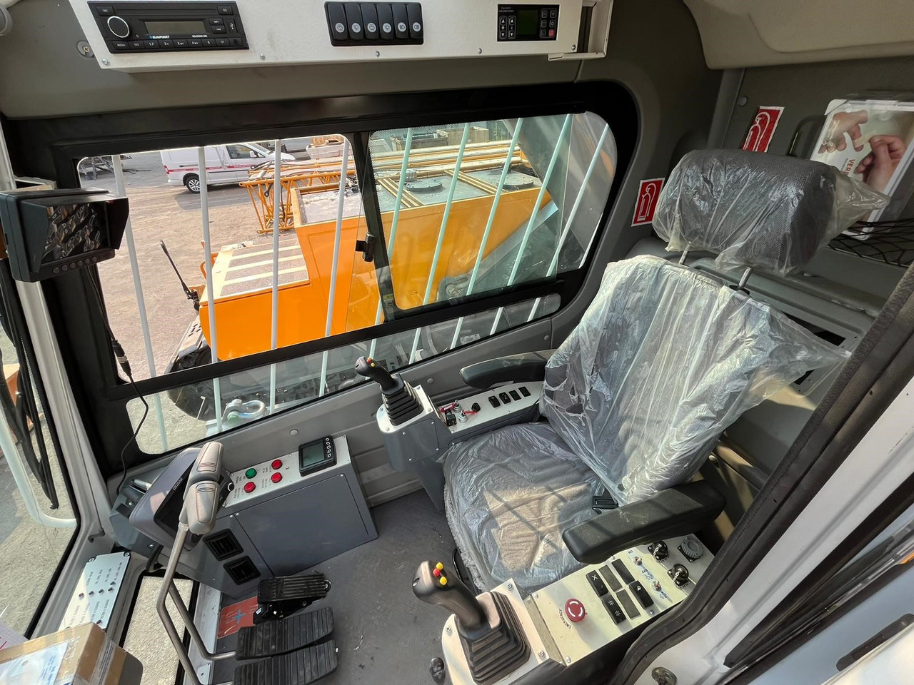 SENNEBOGEN 673 - Kāpurķēžu celtnis: foto 4 SENNEBOGEN 673 - Kāpurķēžu celtnis: foto 4