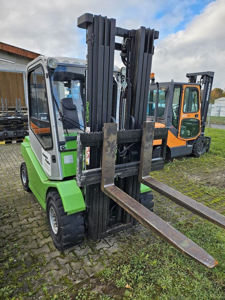 CESAB HN350 - Dīzeļiekrāvējs: foto 2 CESAB HN350 - Dīzeļiekrāvējs: foto 2