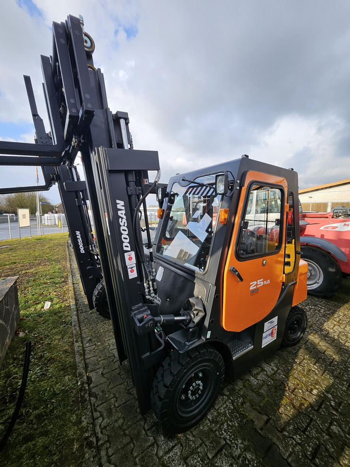 Doosan G25GP - Gāzes iekrāvējs: foto 1 Doosan G25GP - Gāzes iekrāvējs: foto 1