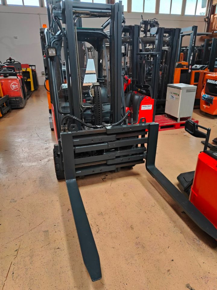 Linde E20PL - Elektroiekrāvējs: foto 1 Linde E20PL - Elektroiekrāvējs: foto 1