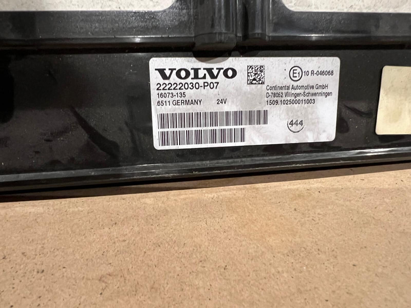 Continental FH4 - Mērinstrumentu panelis: foto 5 Continental FH4 - Mērinstrumentu panelis: foto 5