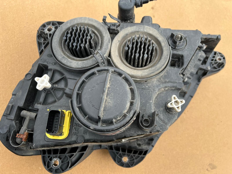 DAF XF106 - Tuvās gaismas: foto 4 DAF XF106 - Tuvās gaismas: foto 4