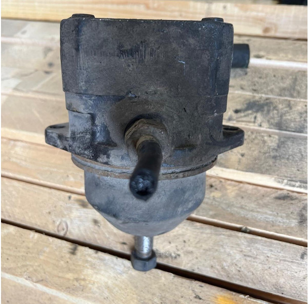 Volvo B12 - Hidrauliskais motors: foto 4 Volvo B12 - Hidrauliskais motors: foto 4