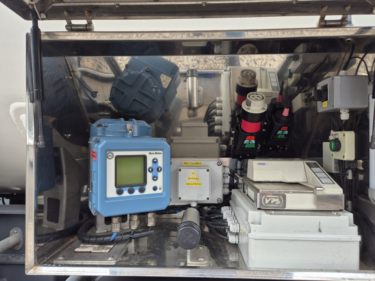 VPS CN50/ EMERSON F200/ PROPANE/ LPG - Puspiekabe cisterna: foto 5 VPS CN50/ EMERSON F200/ PROPANE/ LPG - Puspiekabe cisterna: foto 5