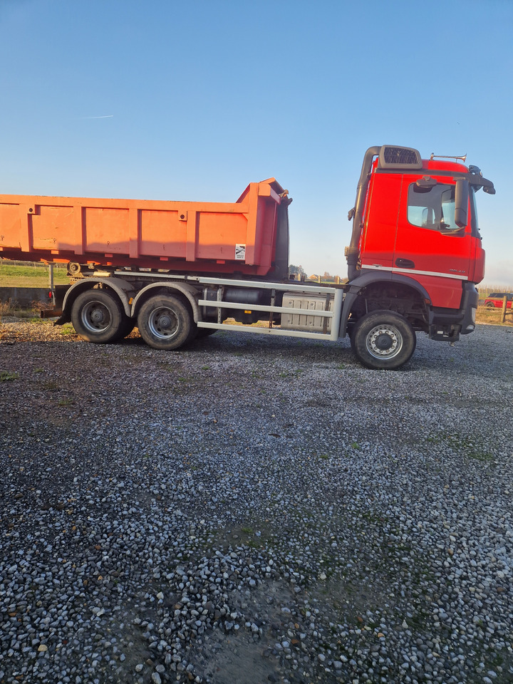 MERCEDES-BENZ Aroc - Konteineru vedējs/ Kravas automašīna ar noņemamā virsbūve: foto 5 MERCEDES-BENZ Aroc - Konteineru vedējs/ Kravas automašīna ar noņemamā virsbūve: foto 5