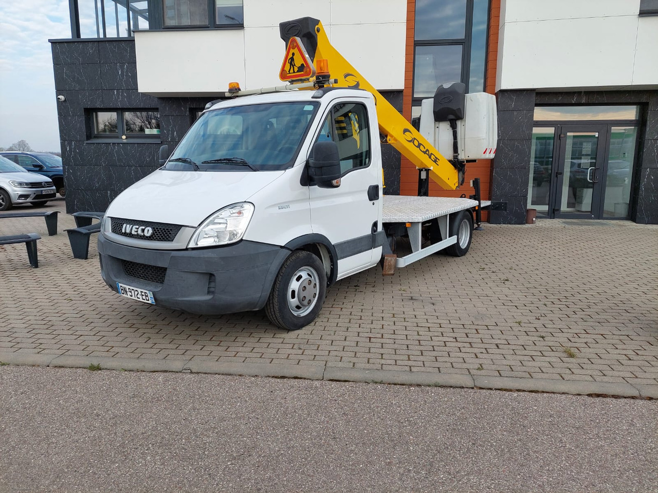 Iveco 35C11 - Autopacēlājs: foto 2 Iveco 35C11 - Autopacēlājs: foto 2