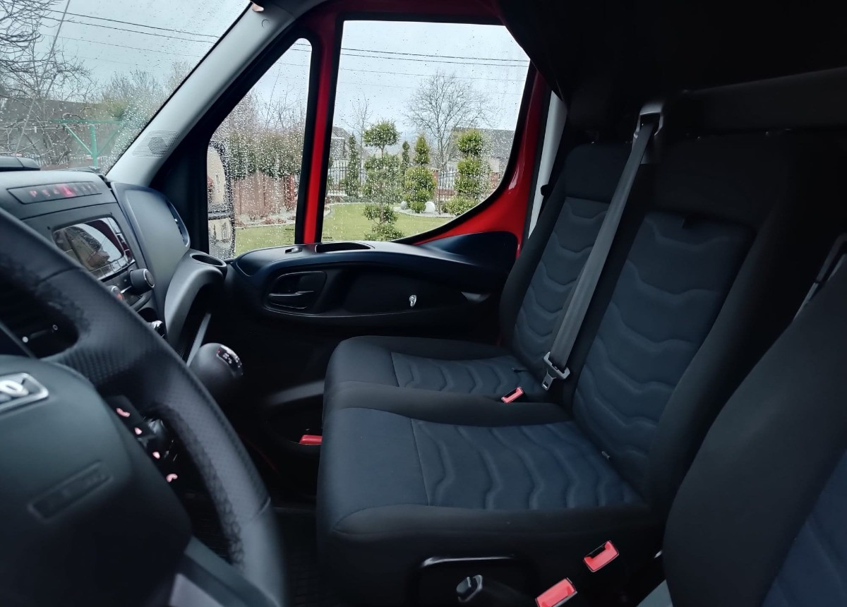 Auto evakuators Iveco Daily 35-180 Autolaweta Sypialnia STAN WZOROWY VAT 23: foto 15