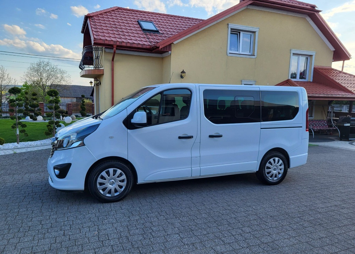 Opel Vivaro bogato doposażone serwisowane Zarejstrowane - Pasažieru furgons: foto 2 Opel Vivaro bogato doposażone serwisowane Zarejstrowane - Pasažieru furgons: foto 2