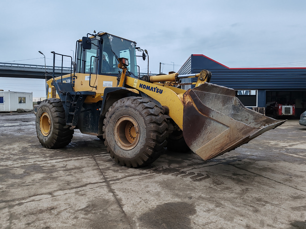 KOMATSU WA 380-S - Riteņu iekrāvējs: foto 2 KOMATSU WA 380-S - Riteņu iekrāvējs: foto 2