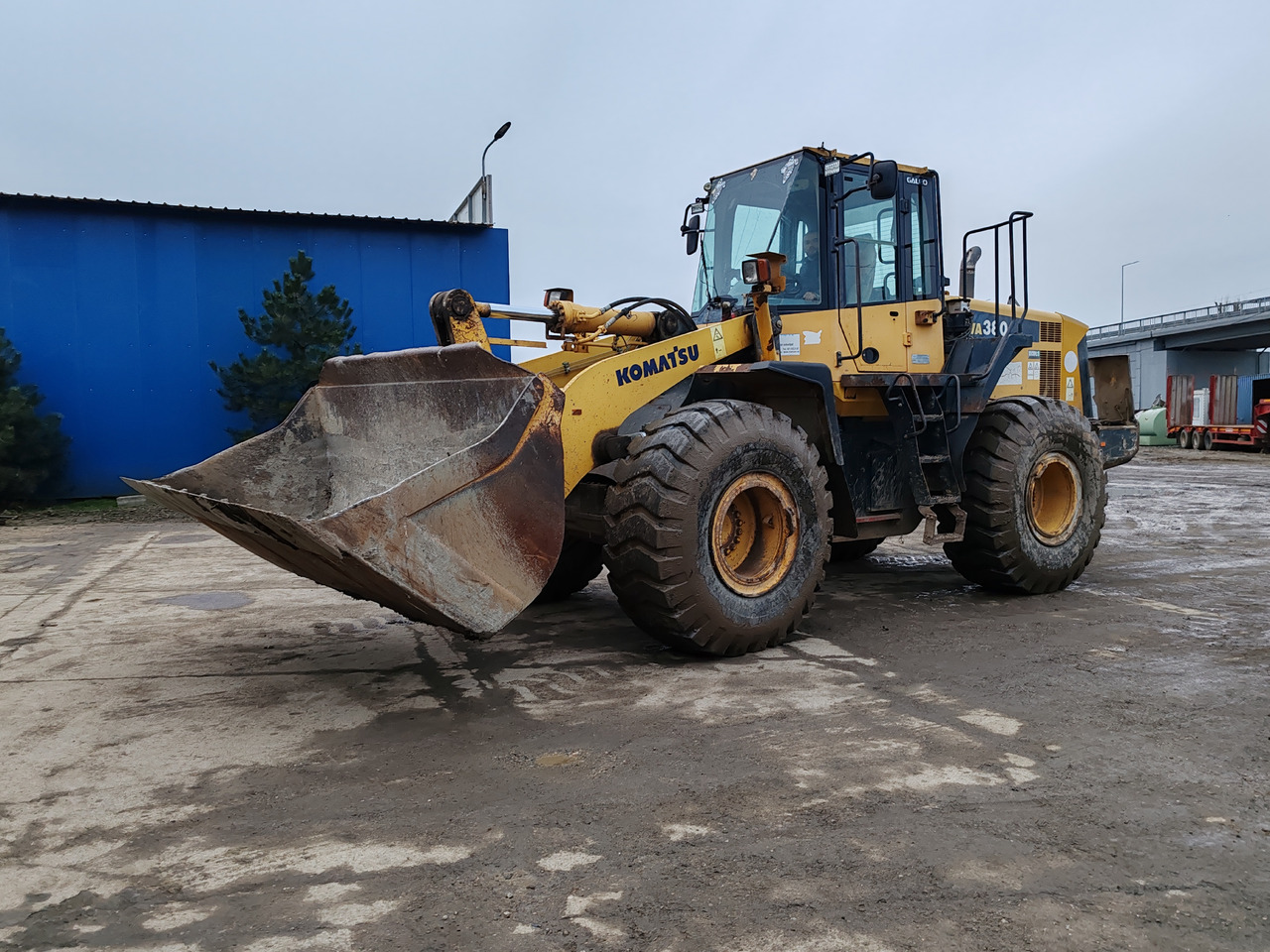 KOMATSU WA 380-S - Riteņu iekrāvējs: foto 4 KOMATSU WA 380-S - Riteņu iekrāvējs: foto 4