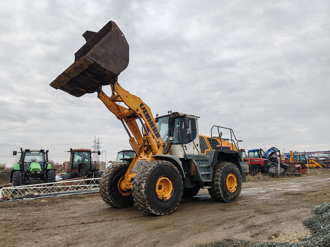 Liebherr L576 2plus2 - Riteņu iekrāvējs: foto 3 Liebherr L576 2plus2 - Riteņu iekrāvējs: foto 3
