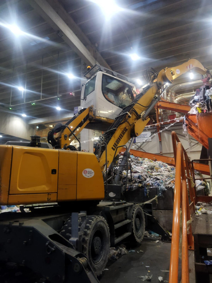 Liebherr LH22 M Litronic - Atkritumu iekrāvējs: foto 1 Liebherr LH22 M Litronic - Atkritumu iekrāvējs: foto 1