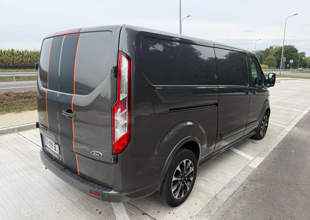 Ford TRANSIT CUSTOM - Mazs furgons: foto 4 Ford TRANSIT CUSTOM - Mazs furgons: foto 4