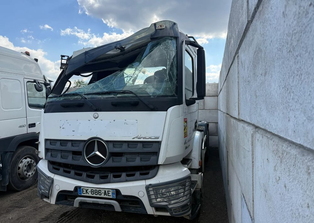 Mercedes-Benz Arocs 2640 - Pacēlājs ar āķi: foto 1 Mercedes-Benz Arocs 2640 - Pacēlājs ar āķi: foto 1