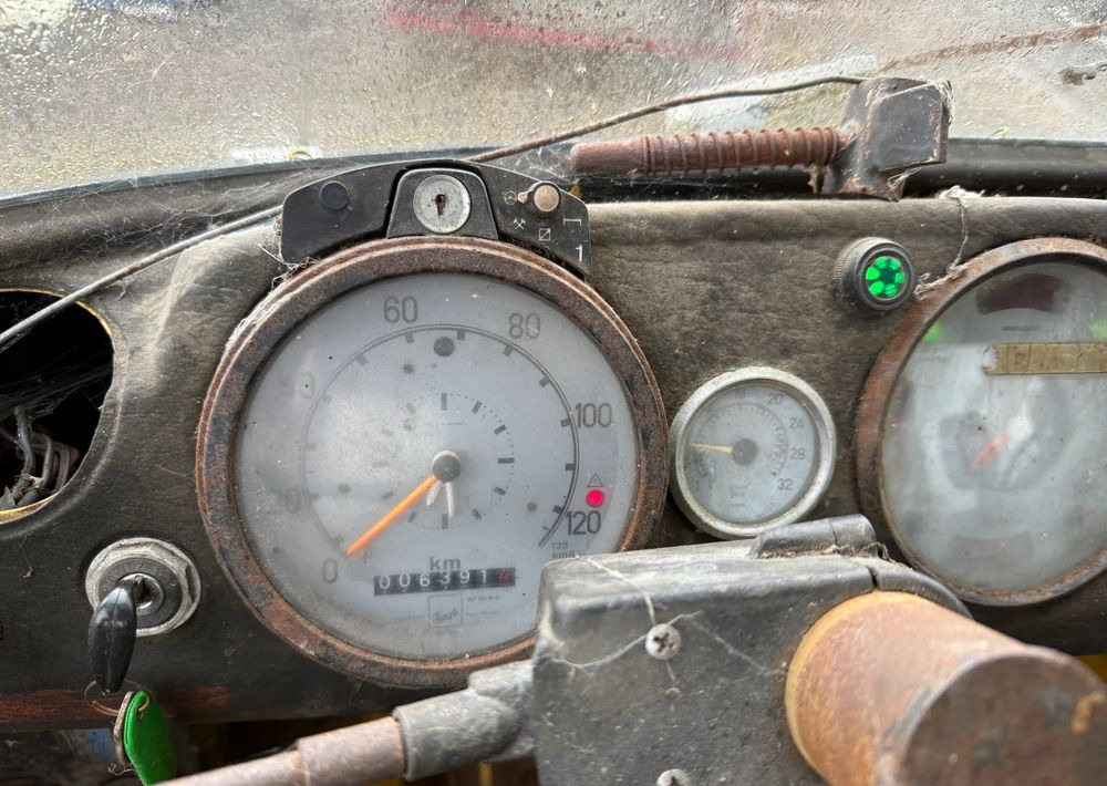 Kravas automašīna pašizgāzējs Mercedes-Benz UNIMOG 406B: foto 9 Kravas automašīna pašizgāzējs Mercedes-Benz UNIMOG 406B: foto 9