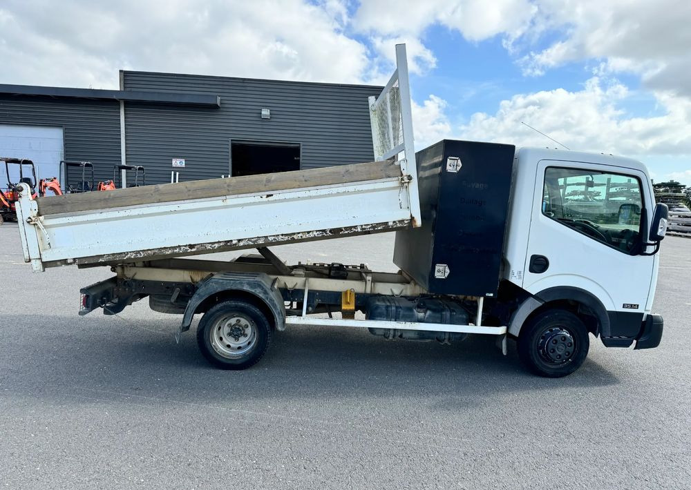 Nissan NT400 - Kravas automašīna pašizgāzējs: foto 5 Nissan NT400 - Kravas automašīna pašizgāzējs: foto 5