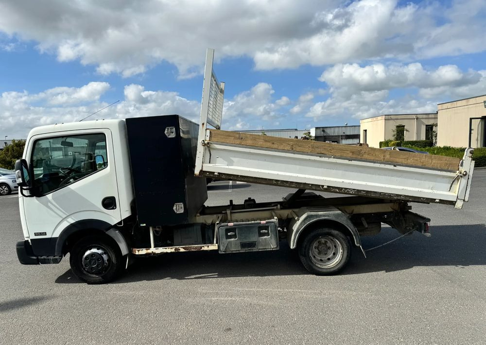 Nissan NT400 - Kravas automašīna pašizgāzējs: foto 2 Nissan NT400 - Kravas automašīna pašizgāzējs: foto 2