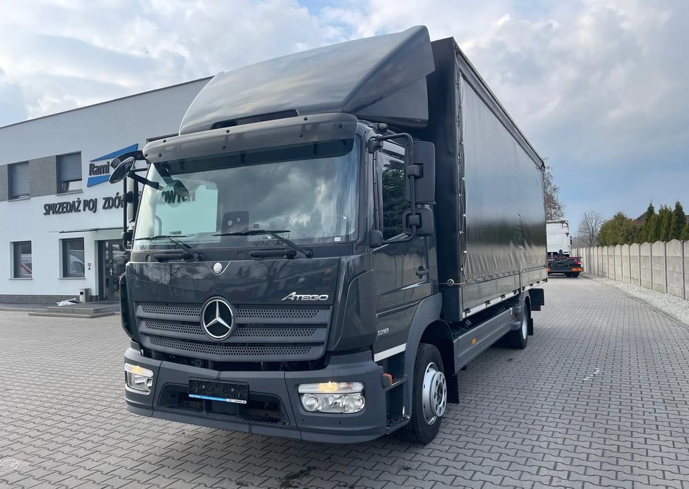Mercedes-Benz 1218 - Kravas automašīna ar tentu: foto 2 Mercedes-Benz 1218 - Kravas automašīna ar tentu: foto 2
