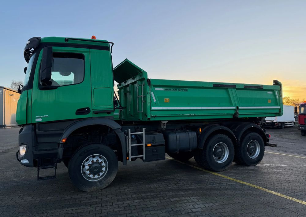 Mercedes-Benz AROCS 3345/6x6/ Wywrotka Miller Bordmatic - Kravas automašīna pašizgāzējs: foto 2 Mercedes-Benz AROCS 3345/6x6/ Wywrotka Miller Bordmatic - Kravas automašīna pašizgāzējs: foto 2