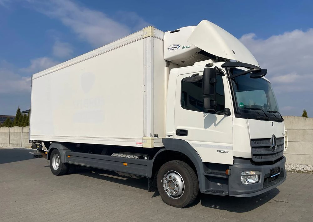 Mercedes-Benz ATEGO 1223/ CHŁODNIA/ 15 PALET - Kravas automašīna refrižerators: foto 4 Mercedes-Benz ATEGO 1223/ CHŁODNIA/ 15 PALET - Kravas automašīna refrižerators: foto 4
