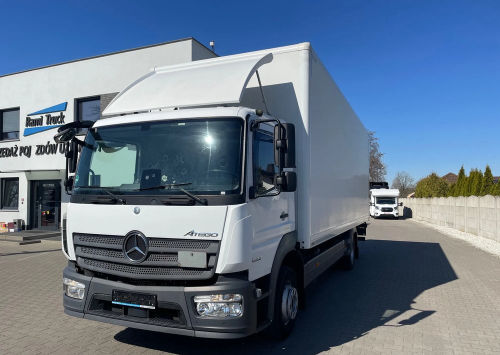 Mercedes-Benz ATEGO 1223 - Kravas automašīna ar slēgto virsbūvi: foto 1 Mercedes-Benz ATEGO 1223 - Kravas automašīna ar slēgto virsbūvi: foto 1