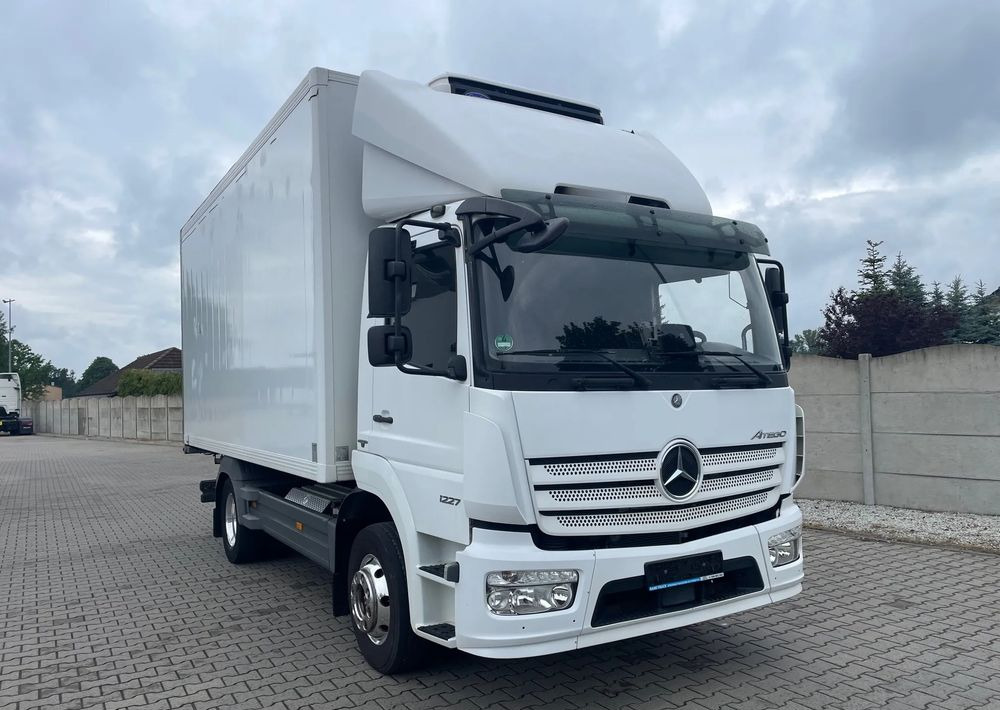 Mercedes-Benz ATEGO 1227 CHŁODNIA HAKOWA / HAKÓWKA - Kravas automašīna refrižerators: foto 3 Mercedes-Benz ATEGO 1227 CHŁODNIA HAKOWA / HAKÓWKA - Kravas automašīna refrižerators: foto 3