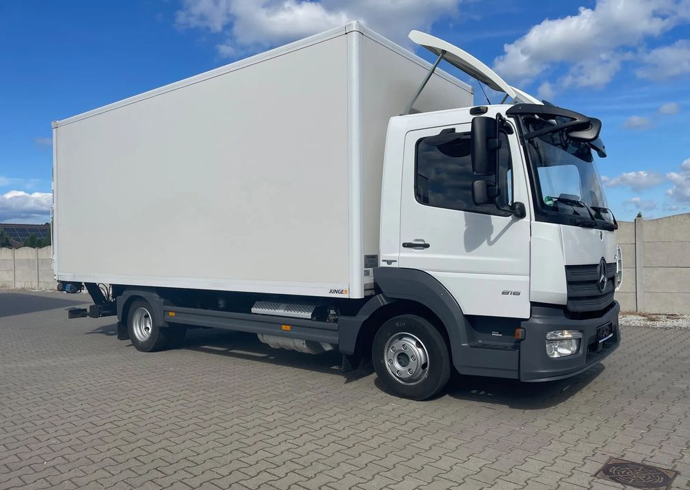 Mercedes-Benz ATEGO 816 ,ładowność 3,1 tony! - Kravas automašīna ar slēgto virsbūvi: foto 4 Mercedes-Benz ATEGO 816 ,ładowność 3,1 tony! - Kravas automašīna ar slēgto virsbūvi: foto 4