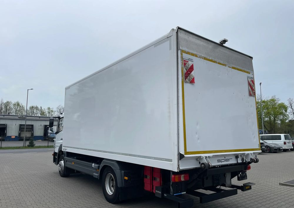 Mercedes-Benz ATEGO 1324/ Ładownośc 7,5 tony/ kontener 6,2m! - Vilcējs: foto 5 Mercedes-Benz ATEGO 1324/ Ładownośc 7,5 tony/ kontener 6,2m! - Vilcējs: foto 5