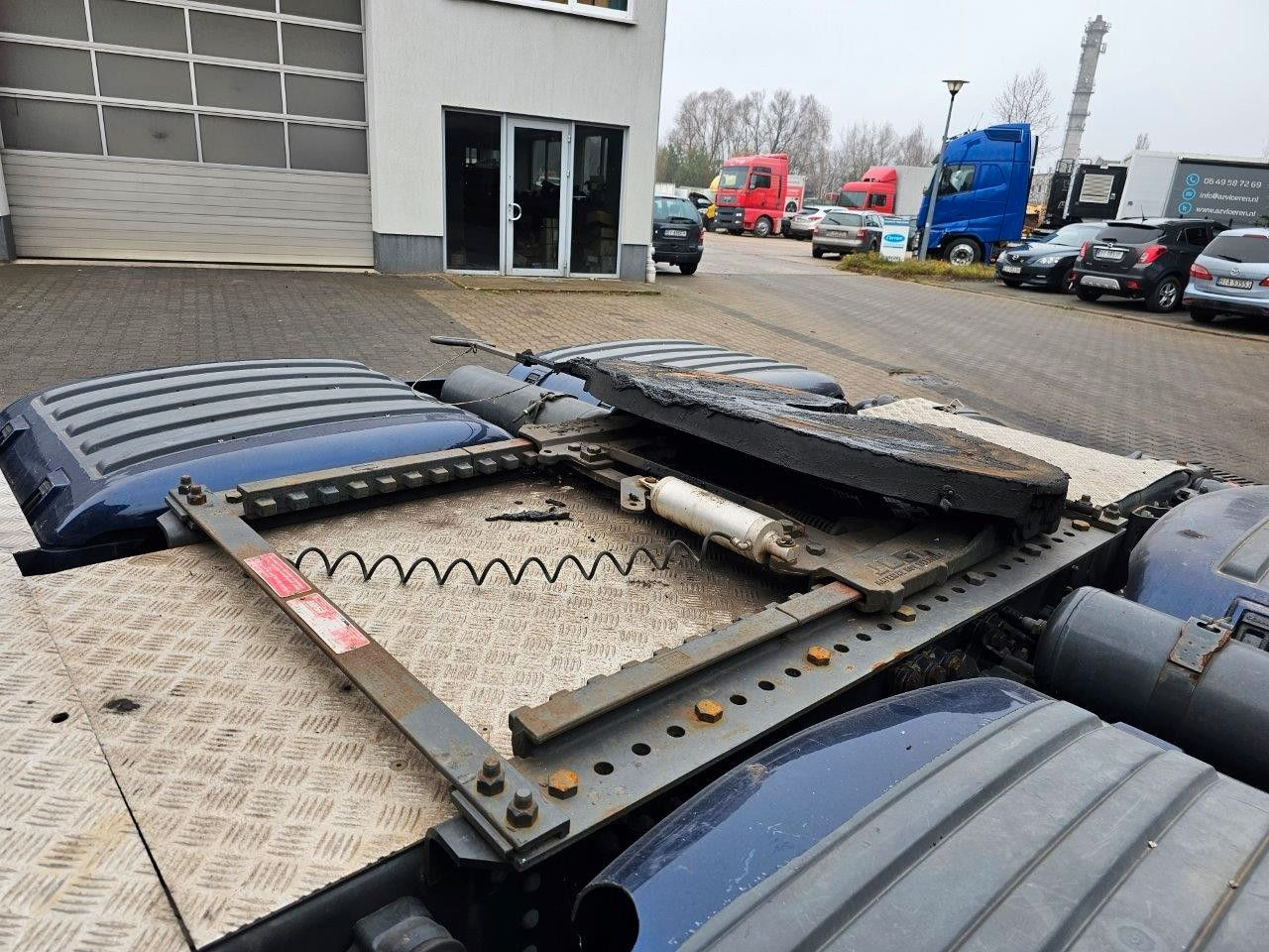 Scania R520 V8 6x2 Lenk/Liftachse Vollaustattung EURO6 - Vilcējs: foto 5 Scania R520 V8 6x2 Lenk/Liftachse Vollaustattung EURO6 - Vilcējs: foto 5