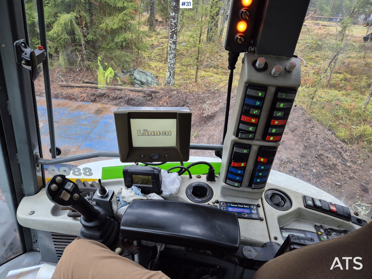 Lännen 8800E Kaivurikuormaaja - Ekskavators-iekrāvējs: foto 4 Lännen 8800E Kaivurikuormaaja - Ekskavators-iekrāvējs: foto 4