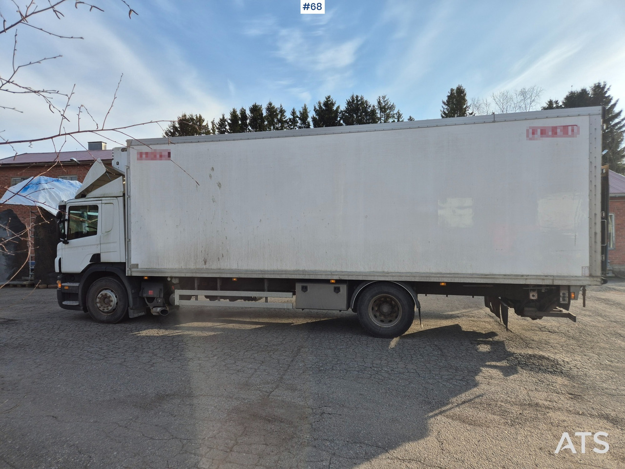 Scania P380 Umpikorinen - Kravas automašīna ar slēgto virsbūvi: foto 5 Scania P380 Umpikorinen - Kravas automašīna ar slēgto virsbūvi: foto 5