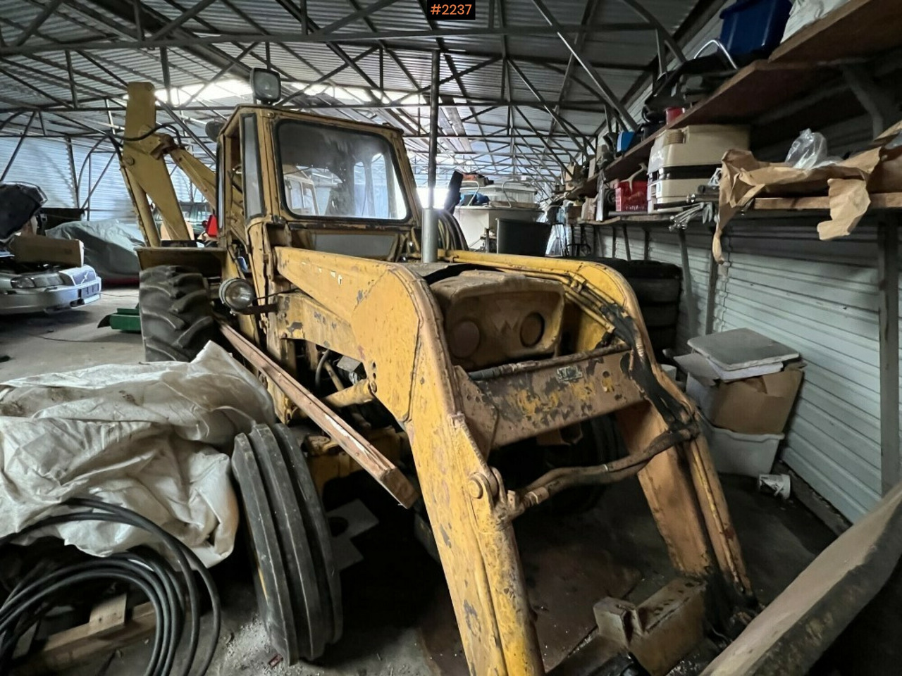Backhoe loader- MASSEY-FERGUSON 203 - Ekskavators-iekrāvējs: foto 1 Backhoe loader- MASSEY-FERGUSON 203 - Ekskavators-iekrāvējs: foto 1