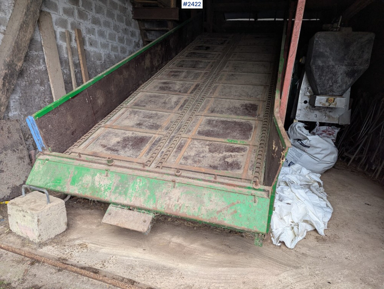Conveyor table with feed trolley - Konveijers: foto 1 Conveyor table with feed trolley - Konveijers: foto 1