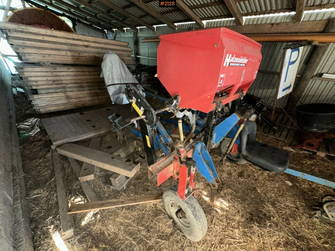 Row crop cleaner Hatzenbichler with fertilizer - Augsnes apstrādes tehnika: foto 2 Row crop cleaner Hatzenbichler with fertilizer - Augsnes apstrādes tehnika: foto 2