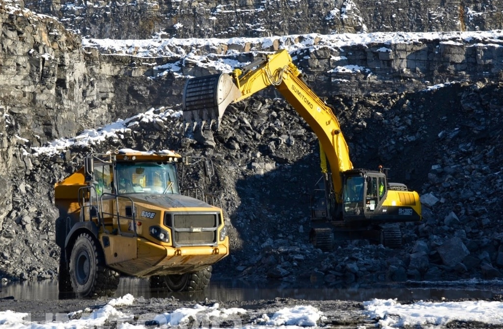 Sumitomo SH360-7 - Kāpurķēžu ekskavators: foto 3 Sumitomo SH360-7 - Kāpurķēžu ekskavators: foto 3