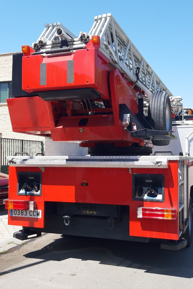 MERCEDES-BENZ 1528F MAGIRUS DLK 23-12 - Ugunsdzēsēju mašīna: foto 2 MERCEDES-BENZ 1528F MAGIRUS DLK 23-12 - Ugunsdzēsēju mašīna: foto 2