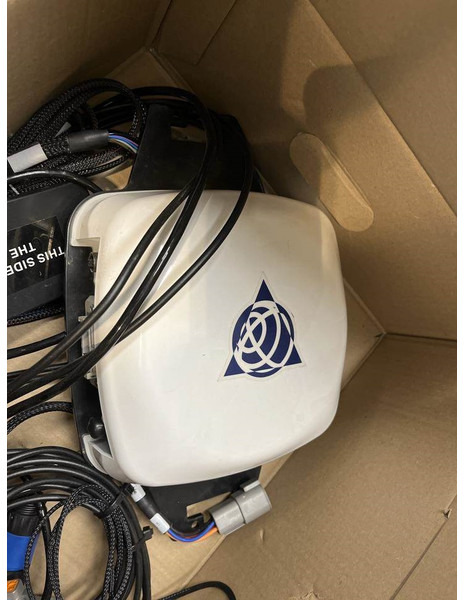 Trimble GFX 1060 GPS SET ACTIEPRIJS - Navigācijas sistēma - Lauksaimniecības tehnika: foto 2 Trimble GFX 1060 GPS SET ACTIEPRIJS - Navigācijas sistēma - Lauksaimniecības tehnika: foto 2