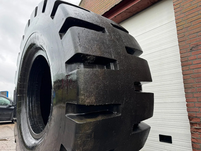 Diversen Liftguard L-5 45/65-45 HEAVY DUTY TIRE - Riepa: foto 4 Diversen Liftguard L-5 45/65-45 HEAVY DUTY TIRE - Riepa: foto 4