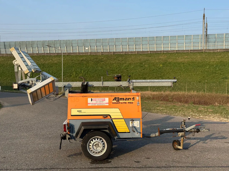 Apgaismojuma stabs Doosan Allmand Night-Light Pro mobiele lichtmast LED: foto 6