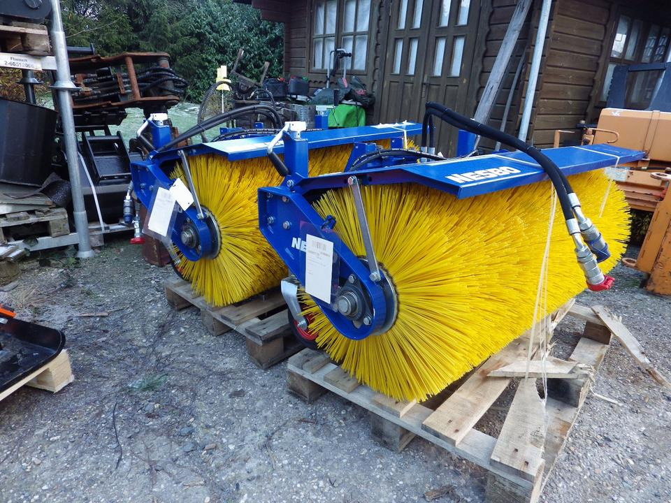 Front Kehrmaschine vollhydraulisch 1200NESBO ISEKI (2200 netto) - Birste: foto 1 Front Kehrmaschine vollhydraulisch 1200NESBO ISEKI (2200 netto) - Birste: foto 1