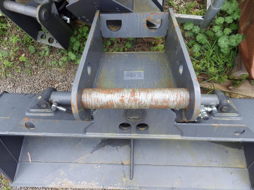 Schwenkbare Grabenräumlöffel MS01 3 x auf Lager - Ekskavatora kauss: foto 3 Schwenkbare Grabenräumlöffel MS01 3 x auf Lager - Ekskavatora kauss: foto 3